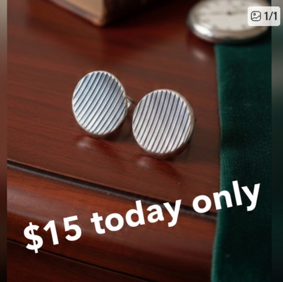 Jewelry - Vintage Striped Silver Tone Clip on Earrings